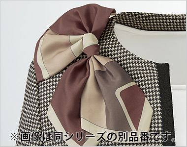 ベスト アクセサリー用ホール(左右)
クリップ式ブローチを決まった位置に装着できます