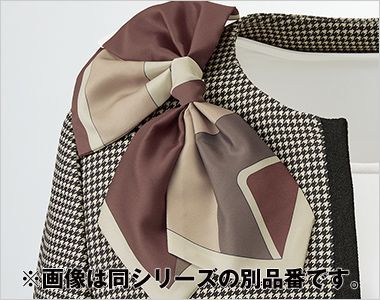 ユキトリイ YT7930 [通年]プルオーバー[ストレッチ/千鳥柄/エコ] アクセサリー用ホール(左右)
クリップ式ブローチを決まった位置に装着できます