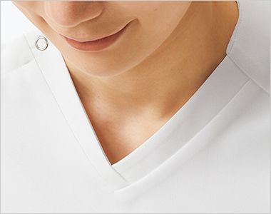 FOLK 7117SC レディススクラブ[女性用] 胸元が開きにくい小さめの衿ぐり
