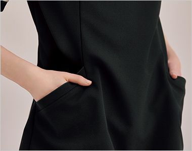 FOLK EN201 ESTNATION × FOLK チュニック[女性用] 控え目な両腰のポケットは、見た目以上に容量も十分で実用性も兼ね備えます