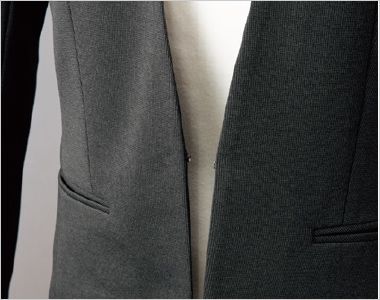 FJ15742 nuovo(ヌーヴォ) [春夏]ニットテーラードジャケット 無地 ホックを留めると、きちんとした印象が高まります。