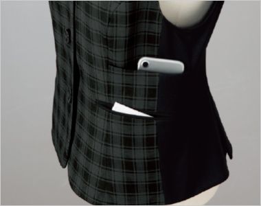 フォーク　究極のコンフォート　FV36401[通年]FDチェック　ぴったりフィットのベスト 左右のパイピングポケットのほかに、左には大きなスマホもすっぽり入る専用ポケットも。