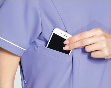 HI706 ワコール レディススクラブ[女性用] 持ち運ぶ機会の多い携帯電話の収納ポケット付き。重みを分散する独自の設計で肩こりを防ぎ、長時間持ち運ぶ際の悩みも解消。