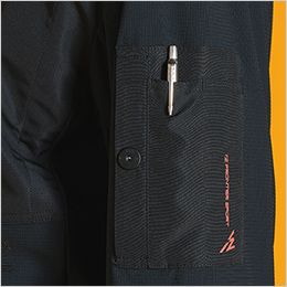 ファンタスティックストレッチ新型ワークジャケット 横から小物が入る左袖ペンポケット
