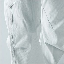 7162 アイズフロンティア ダブルアクティブカーゴパンツ 立体裁断による動きやすさ