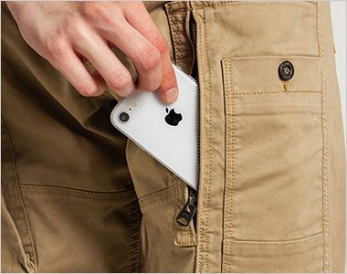 7892 アイズフロンティア 製品染めコットンストレッチカーゴパンツ スマホが入る縦ファスナーのカーゴポケット