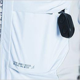 冷却ペルチェ専用半袖フリージングコールドジャケット&デバイス・バッテリーセット 裏側に断熱材を使用したバッテリー収納ポケット