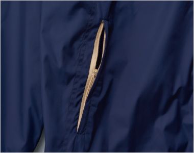 自重堂 WH90057 Whisel アウター[男女兼用] 貴重品を入れても安心なファスナー付きポケット。