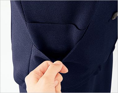en joie(アンジョア) 26757 [通年]長袖オーバーブラウス[ニット/制菌/吸汗速乾/高通気] ポケットの裏面は抗ウイルス加工素材を使 用しておりポケット中を清潔に保ちます。