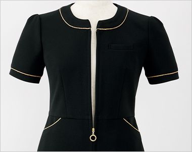 en joie(アンジョア) 42059 [春夏用]チュニックジャケット[吸汗速乾/2WAYストレッチ/高通気] フロントファスナー
ペンダントトップのような引き手のファスナー。
