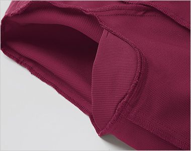 en joie(アンジョア) 42081 [通年] スクラブ 袖の脇部分は「ケアマチ」という脇見え防止仕様になっています。