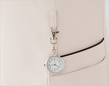 en joie(アンジョア) 42082 [通年] ケーシー 右脇には鍵やストラップ、時計などを通すことができる便利なループ付き。