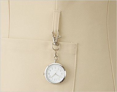 en joie(アンジョア) 42107 [通年]チュニック [ニット/2wayストレッチ/吸汗速乾] 左脇には鍵やストラップ、時計などを通すことができる便利なループ付き。