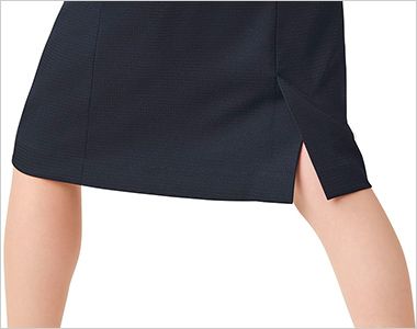 Enjoy EAS1007[通年]セミタイトスカート[吸汗/速乾/ストレッチ] 破れにくいスリット。歩いたとき、スリットに力がかかるポイントを工夫して、裂けにくく破れにくい仕様に。
