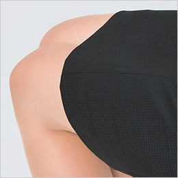 Enjoy EAS583 [通年]セミタイトスカート[ドット] 座った時、スカートの裾がずり上がって裏地が見えてしまう不満を、独自のアイデアで解決。