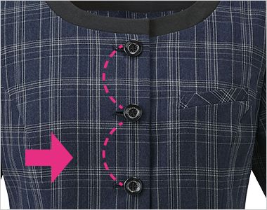 Enjoy ESA1027 [春夏用]オーバーブラウス[吸汗速乾/UVカット/2WAYストレッチ] バストケアピッチ
胸元からインナーが見えないよう、ボタンの間隔を調整。