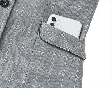 Enjoy ESV1030 [春夏用]ベスト[ヨコストレッチ/UVカット] 大容量ポケット
スマートフォンもすっぽり入る大きめサイズ。横にしても収納可能。