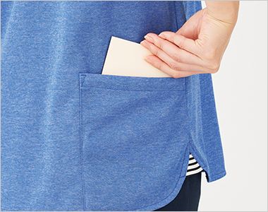 HSP017 ハートグリーン 半袖ポロシャツ[男女兼用] 介助のとき、メモ帳などの入れた物が当たらない安心・便利なバックポケット。