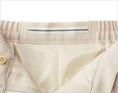 テーパードパンツ すべり止めテープ。ウエストインがキレイに決まる。ブラウスがずり上がりにくく、着くずれを防止。