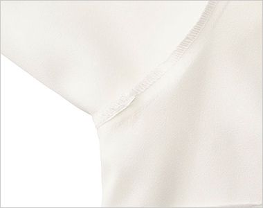 ブラウス（八分袖） ニオイを防ぐ消臭テープ付き。
