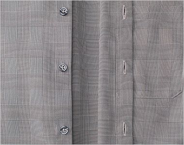 EnjoyNoir NWY076 [通年]ユニセックスシャツ（長袖）[ヨコストレッチ/吸汗速乾] バストケアピッチ。女性にうれしい配慮がされたデザイン。胸元からインナーが見えないよう、ボタンの間隔を調整。