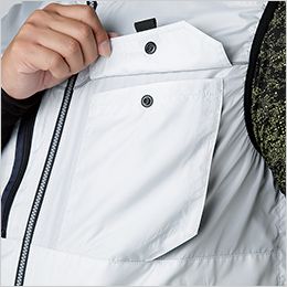 26878 クロダルマ エアーセンサー ベスト 雨蓋付ポケット（ドットボタン）