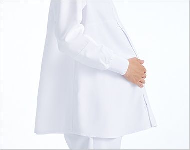 Montblanc DF8791 マタニティブルゾン[女性用] 長めの前身頃で変化するお腹をカバー。大きくなるお腹のふくらみによる裾の持ち上がりに配慮した設計。