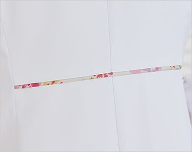 Montblanc LW103 ローラアシュレイ ドクターコート/長袖[女性用] 脚長効果を発揮する、バックのウエスト配色ライン。