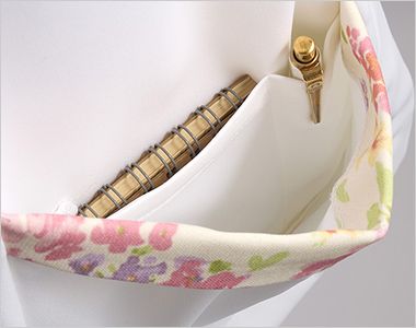 Montblanc LW604 ローラアシュレイ スクラブ[女性用] 脇ポケットには小物を整理しやすい内ポケット付き。