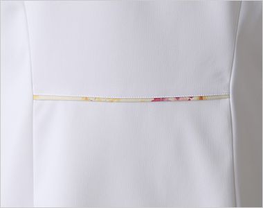 Montblanc LW604 ローラアシュレイ スクラブ[女性用] 脚長効果を発揮する、バックのウエスト配色ライン。