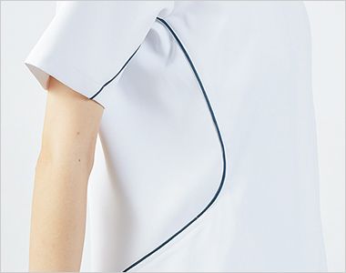 Montblanc MJ558 ジャケット(半袖)[男性用] サイドパイピング。ウエストまわりを細くスッキリ見せる、パイピングデザイン。