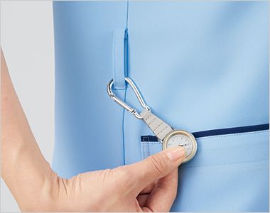 Montblanc MS010 スクラブ[男女兼用] 左右のウエストには鍵や消毒液などが掛けられる、便利なループ付き