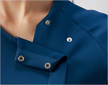 Montblanc MS359 スクラブ[女性用] 着脱しやすい肩口スナップ仕様。