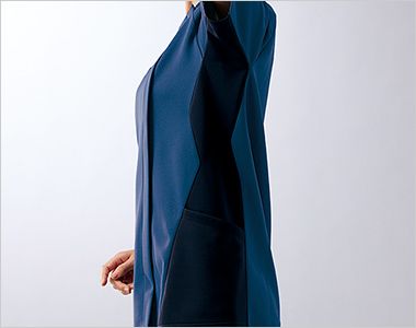 Montblanc MS359 スクラブ[女性用] サイドパネル。デザイン性と動きやすさを両立したパターン。