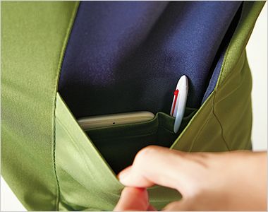 Montblanc MS401 スクラブ[男女兼用] 脇ポケットには小物を整理しやすい内ポケット付き。