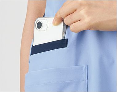 Montblanc RS002 スクラブ[男女兼用] 右脇の小物ポケットは重さのあるスマホなども収納可能。