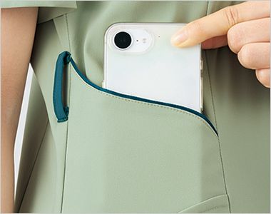 Montblanc RS003 スクラブ[男女兼用] 右脇の小物ポケットは重さのあるスマホなども収納可能。
