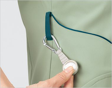 Montblanc RS003 スクラブ[男女兼用] 左右のウエストには鍵や消毒液などが掛けられるループ付き。
