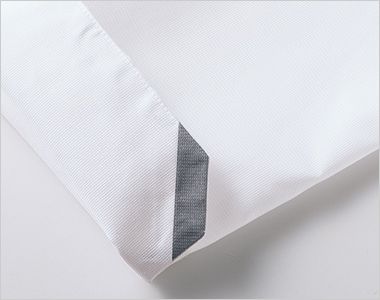 Montblanc SC001 コックコート[男女兼用] 袖口ラインテープ。折り返した袖口から覗くラインテープが、デザインのアクセント。
