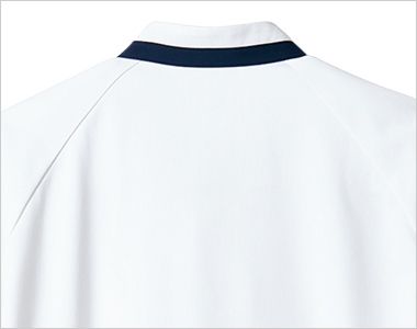 Montblanc ST001 サービスコート[男女兼用] スプリットラグラン。前身場は「セットイン」、後身頃は「ラグラン」を組合せ、きちんと落と動きやすさを両立した仕様。
