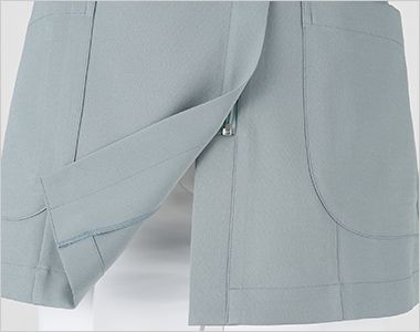 Montblanc UM500 uka scrub study スクラブ[女性用] 座り姿勢で処置する時を考慮して裾までファスナーを配さない仕様に。座った時に腰回りがもたつかず、美しい着用感が保てます。ファスナーの色は生地に合わせています。