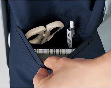 Montblanc UM503 uka medical uniform study スクラブ[男女兼用] 両脇のポケットには小物を整理しやすい内ポケット付き