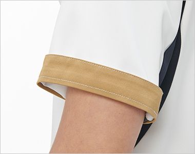 ナガイレーベン AW5577 スクラブ[男女兼用] 袖口を折り返すと配色になり、１枚職位・勤務時間帯などの使い分けをすることが可能です。