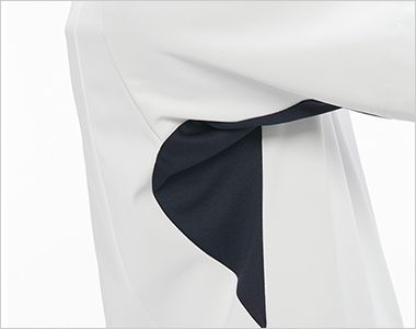 ナガイレーベン AW5577 スクラブ[男女兼用] 医療従事者特有の動きに対応した、肩まわりのストレスを極限までフリーにしたカッティングです。