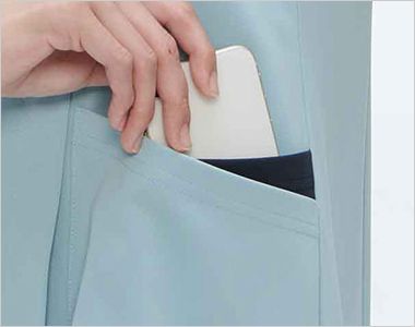 ナガイレーベン AY-5532 スクラブ[男女兼用] 左腰の内側ポケットにもスマートフォン収納可能