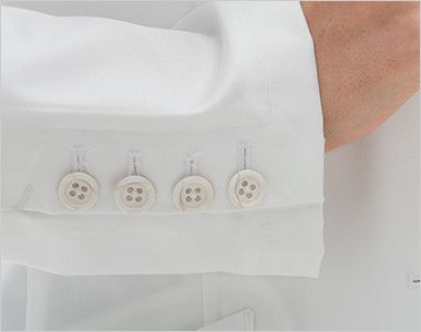 FD4040 ナガイレーベン シングル診察衣長袖(Y体・細身)(女性用) 高級感・品格のある4つのボタンの袖