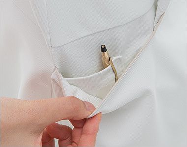 LH6217 ナガイレーベン(nagaileben) ビーズベリー 半袖ワンピース(女性用) 右脇ポケットは二重構造で、内側はペン差しポケット