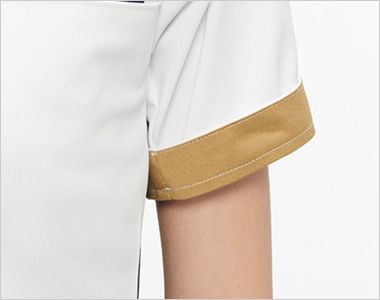 ナガイレーベン LX5527 スクラブ[男女兼用] 袖口を折り返すと配色になり、１枚職位・勤務時間帯などの使い分けをすることが可能です。