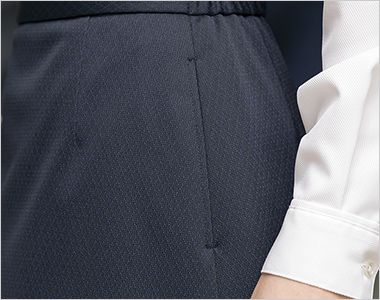 Selery S12491 [通年]スカート[ニット/制菌/消臭/抗菌/防汚] 両腰シームポケット。シルエットをくずさないシームポケットを両サイドに採用し、機能性と洗練感を両立。