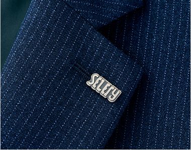 Selery S-25081[通年]ジャケット[ストライプ/ストレッチ/抗菌/抗ウイルス] 左衿のフラワーホールは、社章などのバッジを留めるポイントに